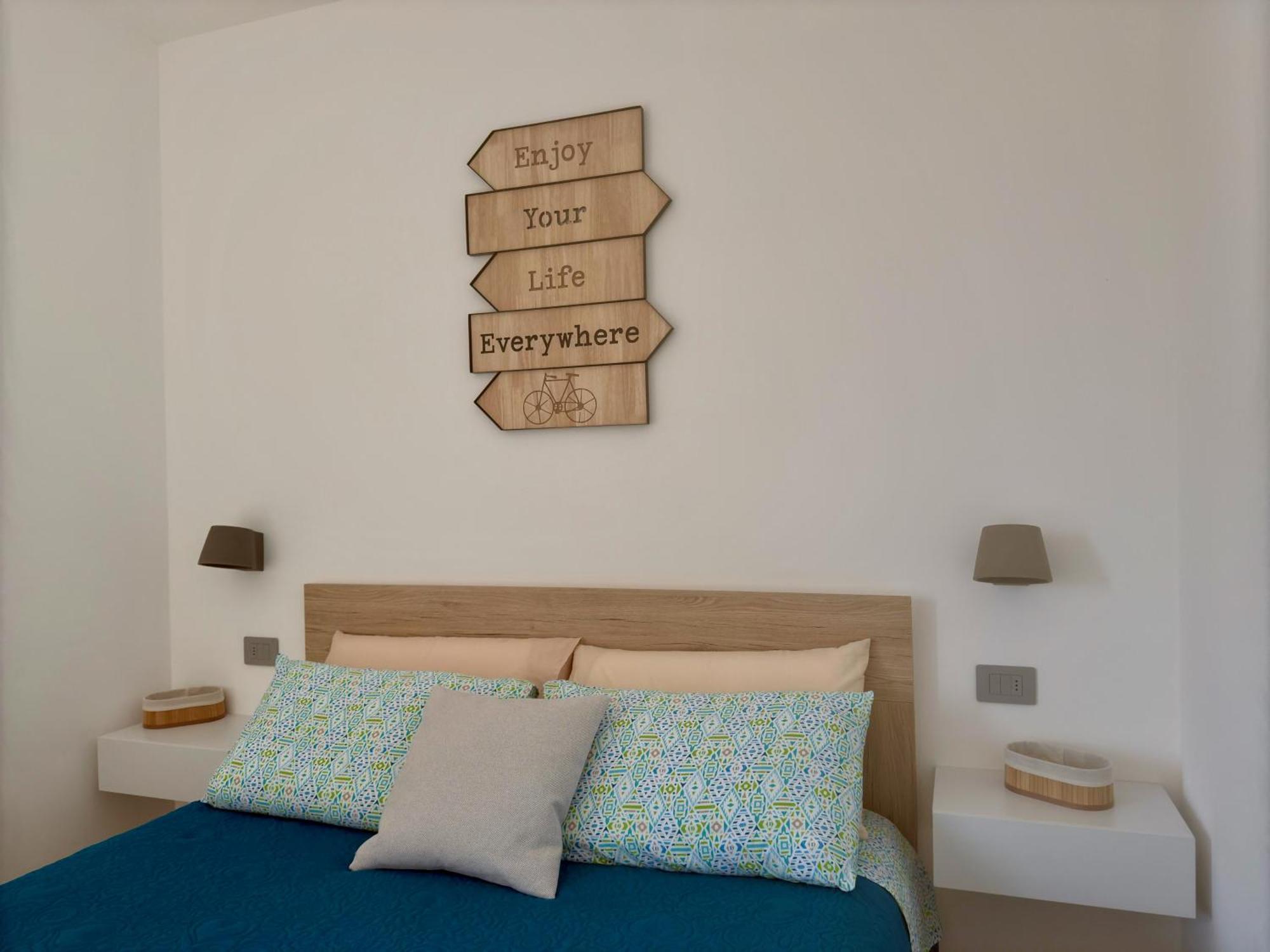 Elda Apartment With Garden And Lake View Onno Екстер'єр фото