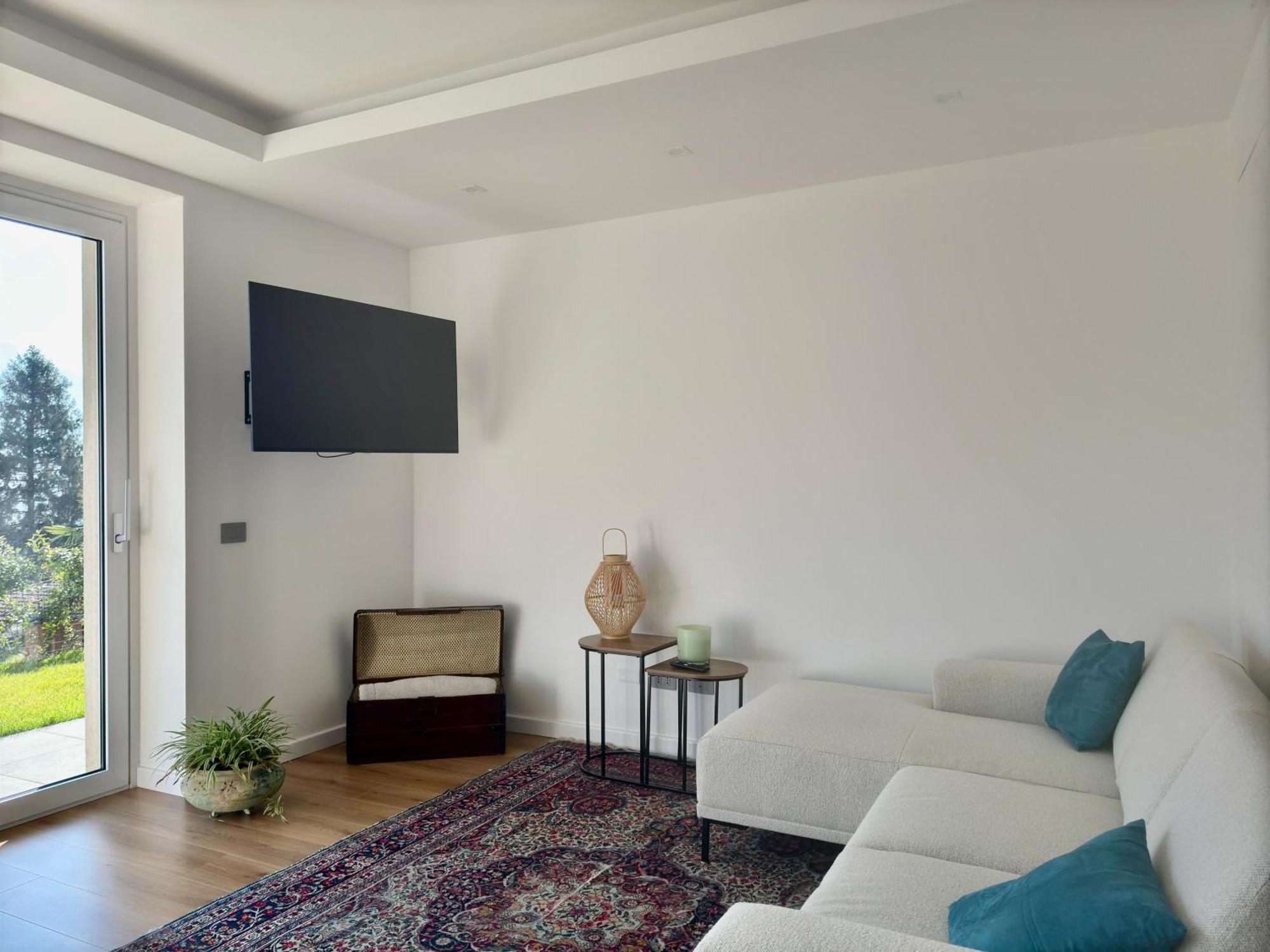 Elda Apartment With Garden And Lake View Onno Екстер'єр фото